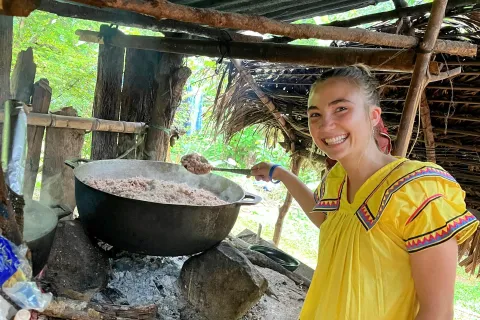 Bonnie Raechal Beres ’23 in Panama
