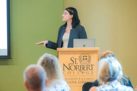 SNC student Katie Schultz giving a presentation