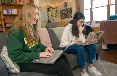 SNC students in St. Joseph Hall