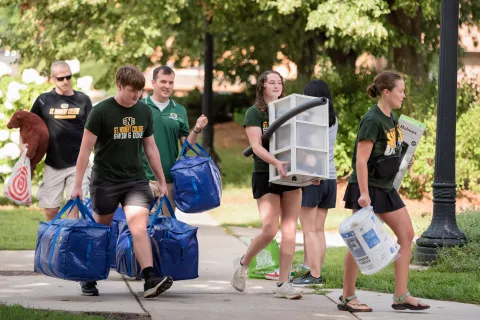 Students moving into St. Norbert College.