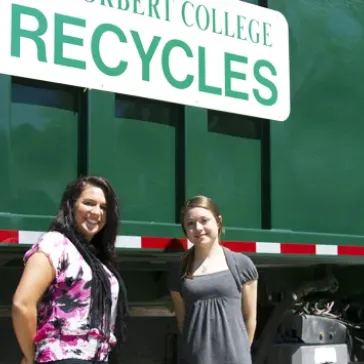 College Recycling Truck Runs on Student-Made Biodiesel